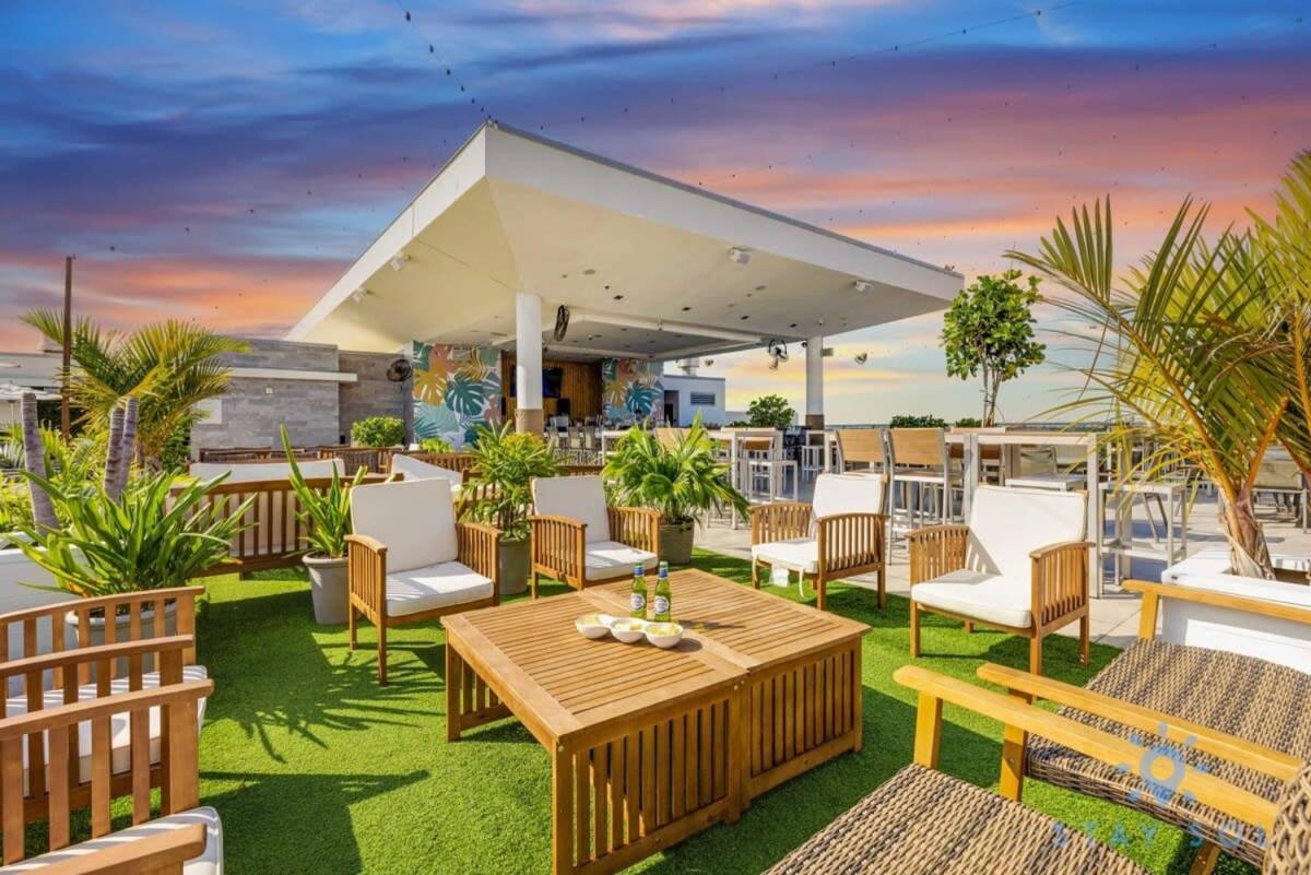 Tropical Oasis - Rooftop Pool- Near Beach - Gym Холивуд Екстериор снимка
